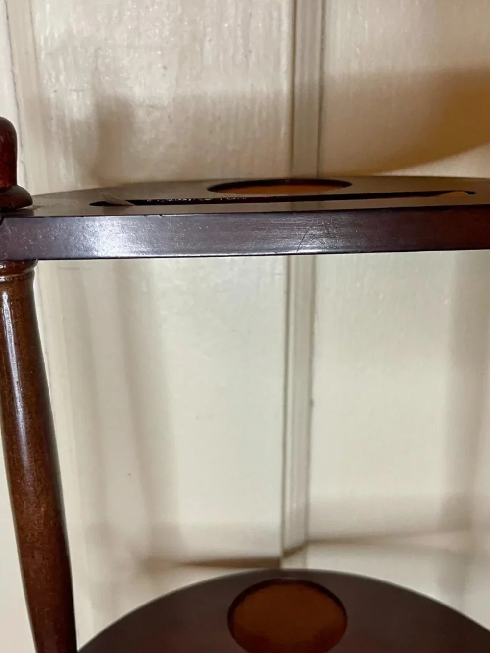 VTG Wall-Hanging Wooden Decorative Shelf by The Bombay Company 1992 18.5